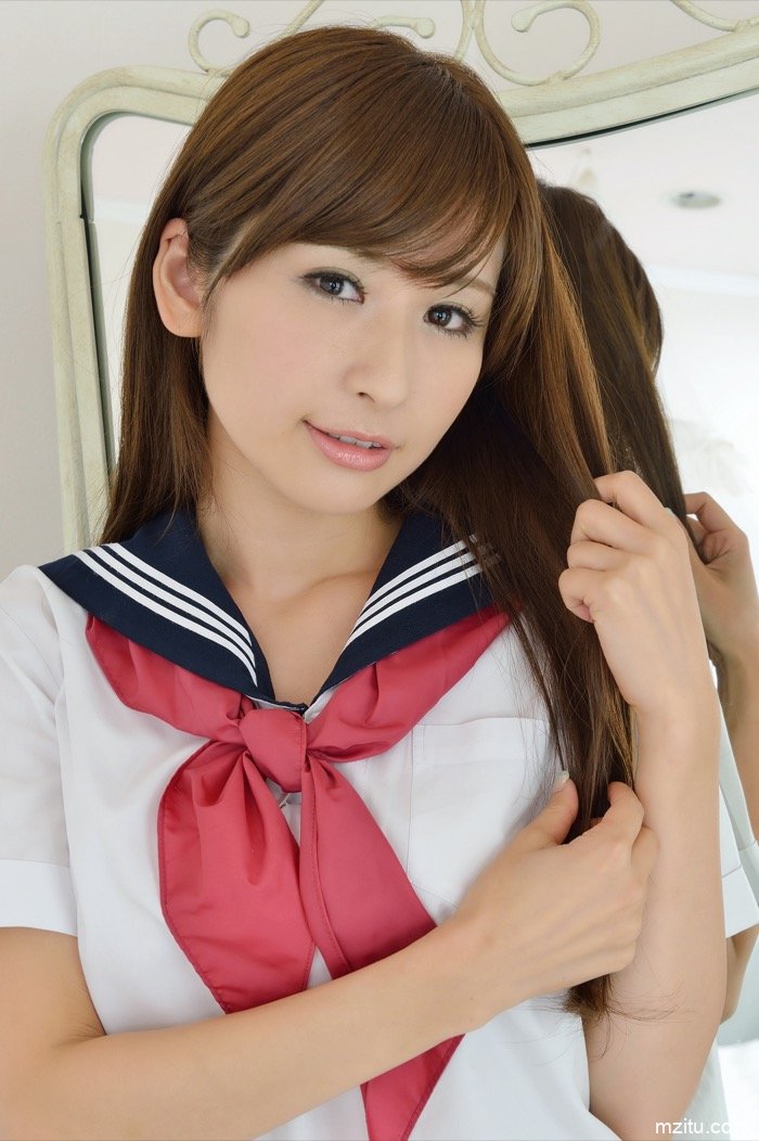 日本校花真甜美，教室撩裙诱人鼻血(21)