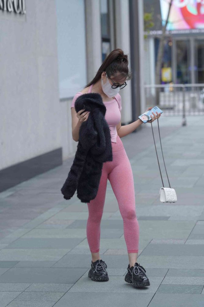 粉红色瑜伽裤的眼镜妹妹【93P】04019-博拾图库