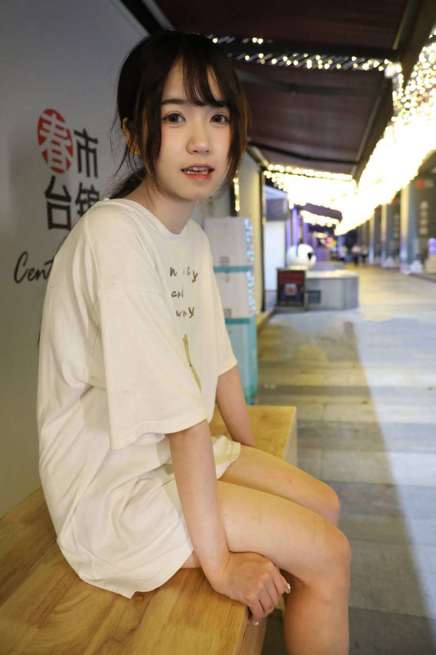 图片[4]-KTV里唱歌的长腿帆布鞋女孩【102P】20015-博拾图库