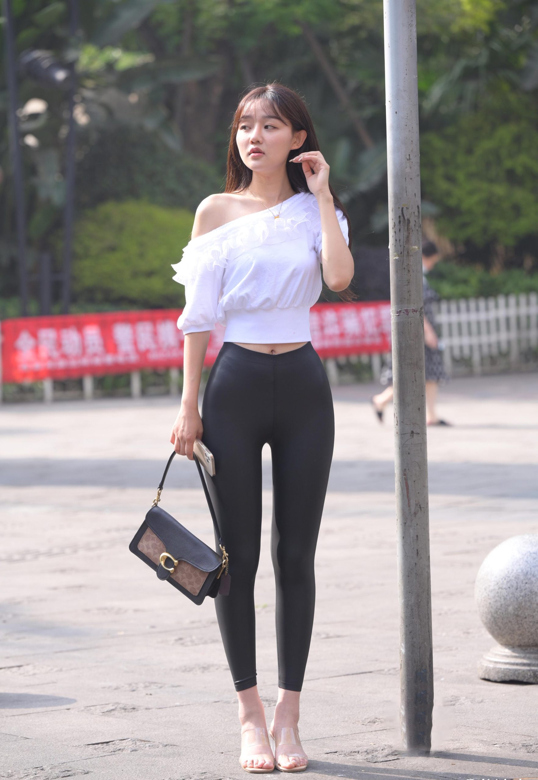 图片[5]-笑容非常甜美且治愈的皮裤女孩 J1945 751P1V-22.1GB-博拾图库