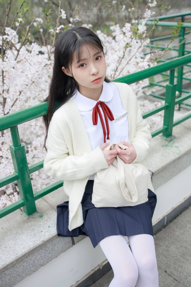 甜美可人的白丝姑娘【127P】20011-博拾图库