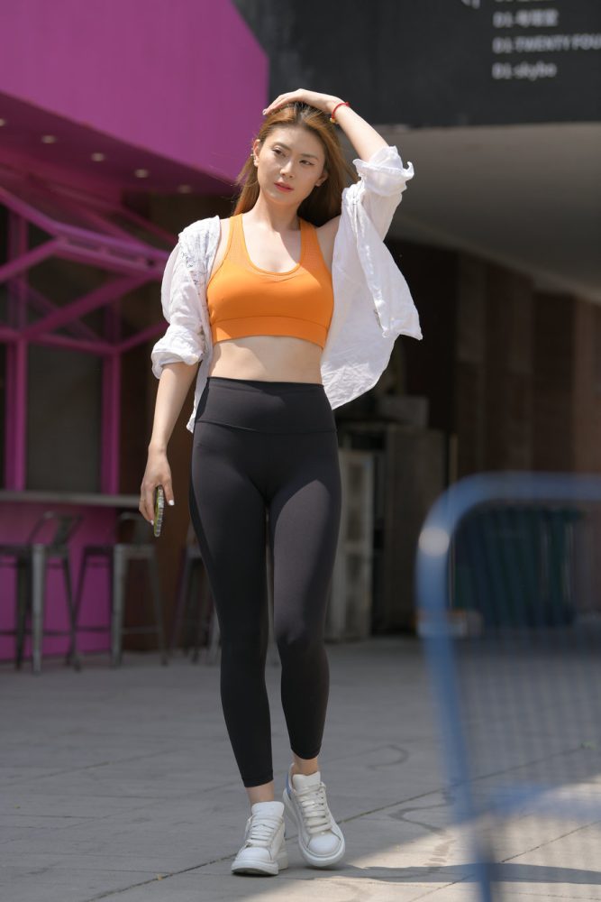 自信的瑜伽裤女孩J3670 712P-14.9GB-博拾图库