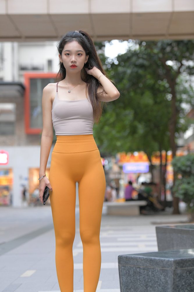 超级可爱的橘黄瑜伽裤女孩J3030 801P1V-28.0GB-博拾图库