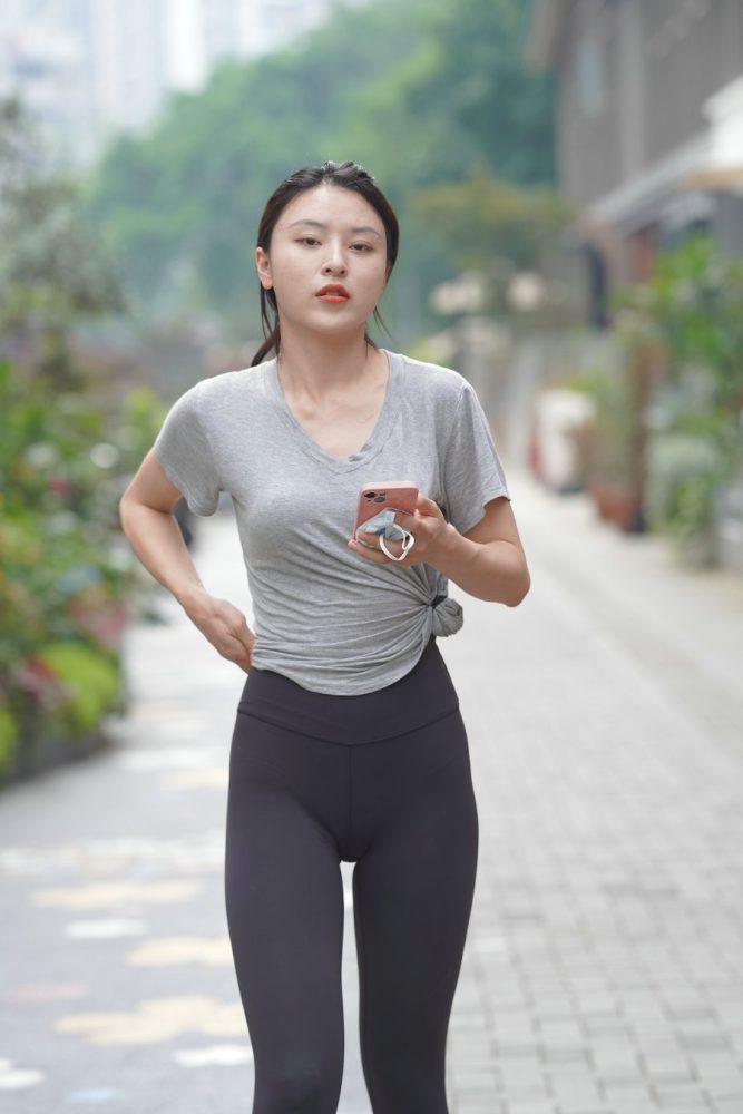 户外运动的瑜伽裤女孩J3008 845P2V-22.9GB-博拾图库