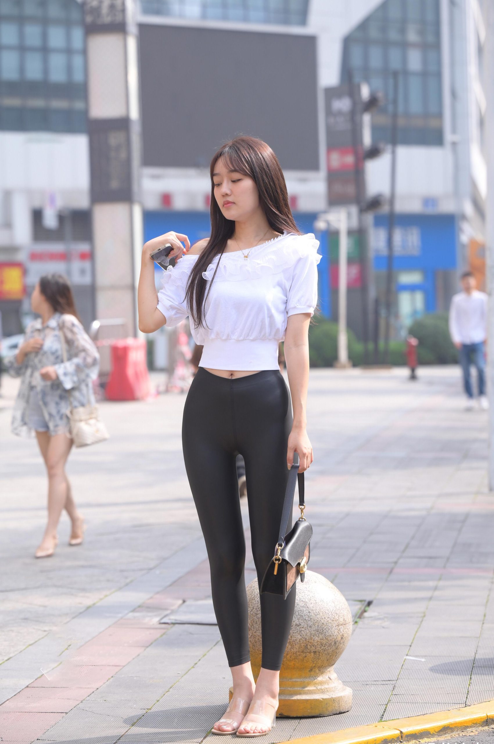 图片[4]-笑容非常甜美且治愈的皮裤女孩 J1945 751P1V-22.1GB-博拾图库