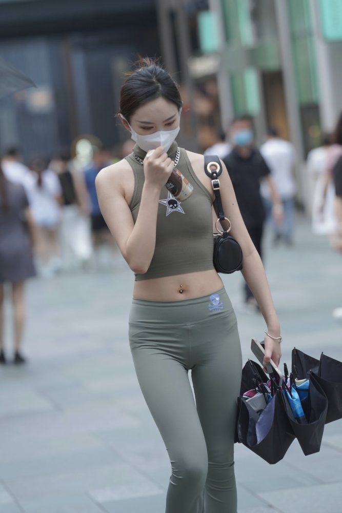 戴口罩的瑜伽裤小女人J3557 133P-1.43GB-博拾图库