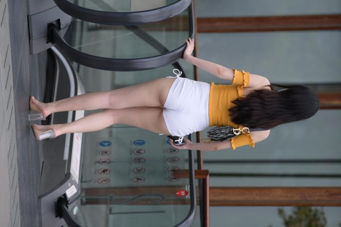 高腰白色短裤的漂亮女孩【767P】00065-博拾图库