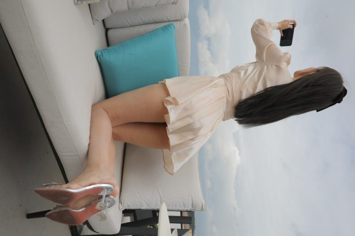 戴黑色蝴蝶结的长发女孩【369P】00027-博拾图库