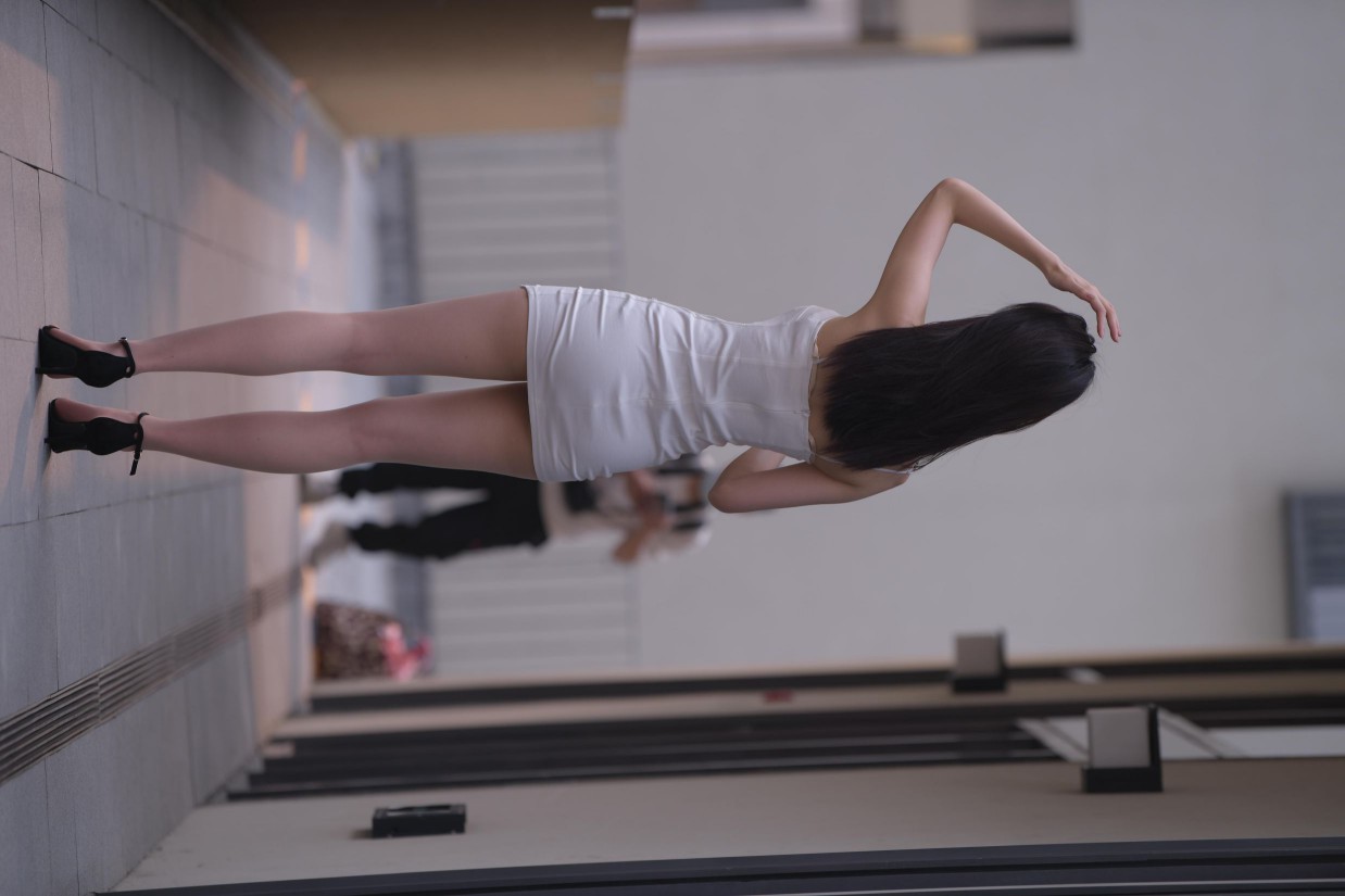 图片[4]-长发女孩紧身短裙特别显身材【245P】00040-博拾图库