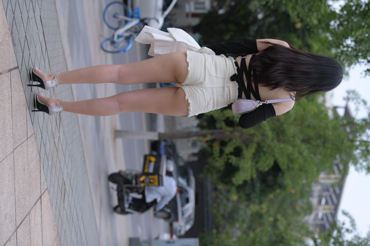 图片[5]-白色短裤的女生笑的很开心【177P】00035-博拾图库