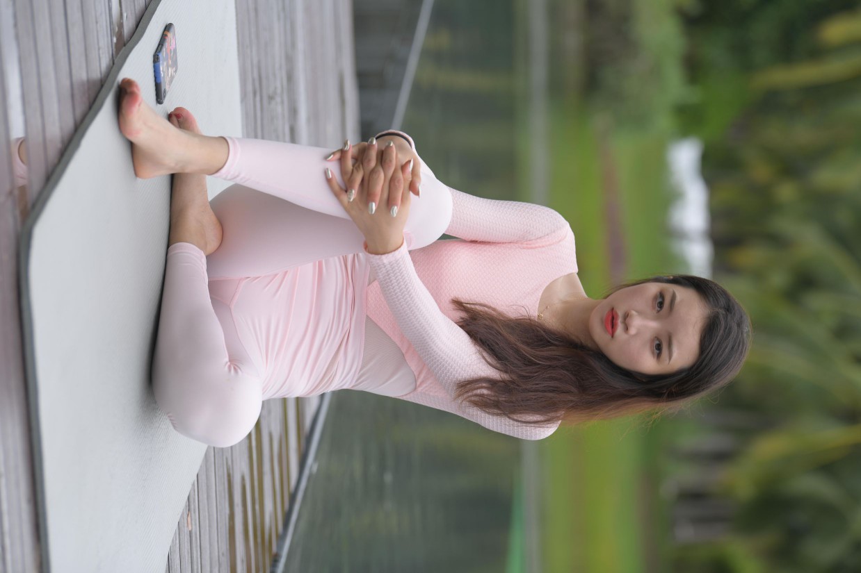 图片[7]-很漂亮眼睛也很大的白色瑜伽裤女孩【249P】00063-博拾图库