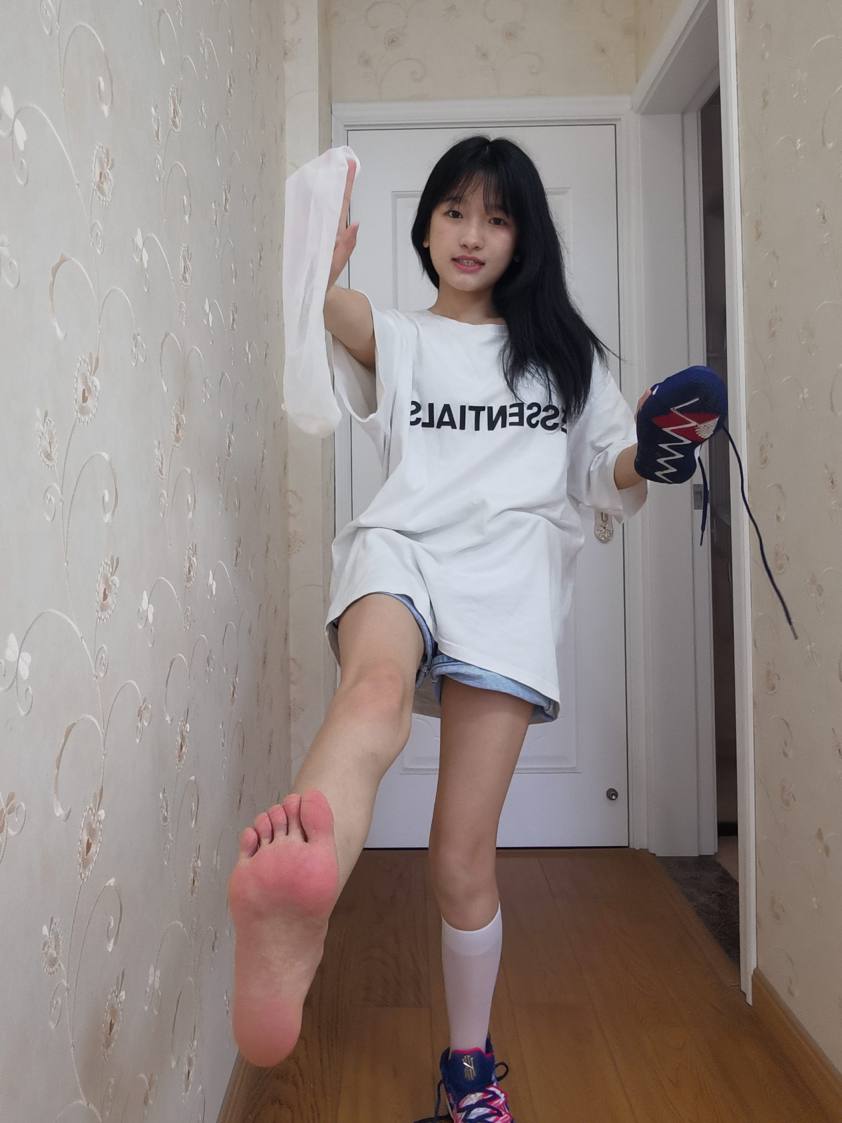 图片[1]-调皮的白袜女孩【149P】20017-博拾图库