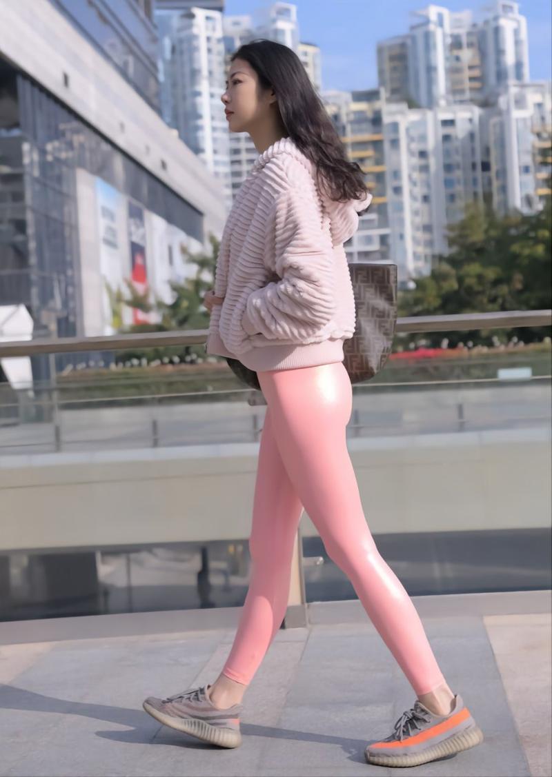 图片[2]-粉红色紧身裤的女孩 J1482 365P2V-18.1GB-博拾图库