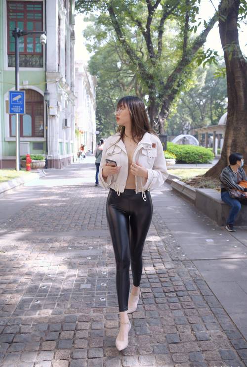 图片[3]-戴眼镜的皮裤女孩 J1473 1046P2V-35.5GB-博拾图库