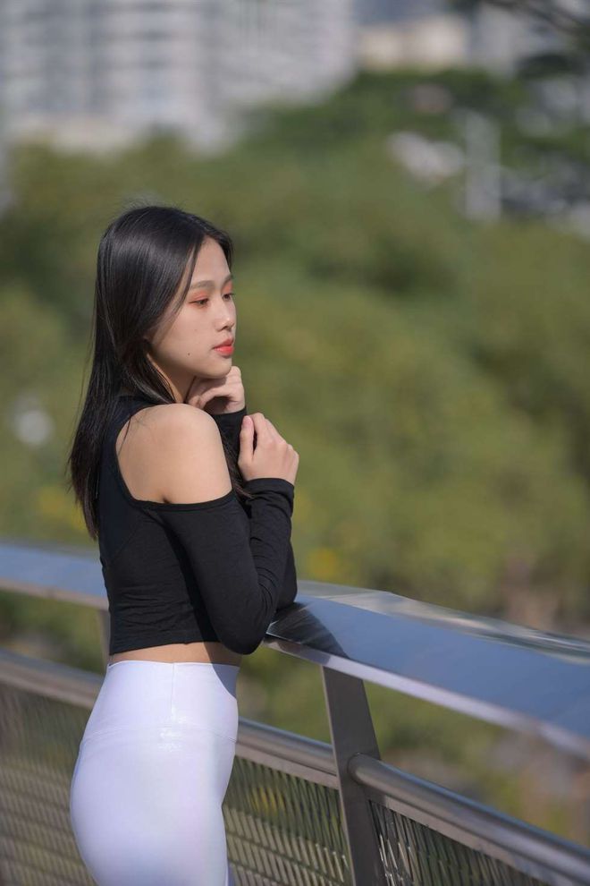 图片[4]-穿紧身白裤的端庄女孩 J1436 674P1V-22.2GB-博拾图库