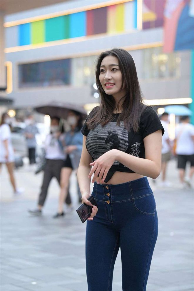 图片[3]-紧身牛仔裤女人J2784 240P-6.66GB-博拾图库