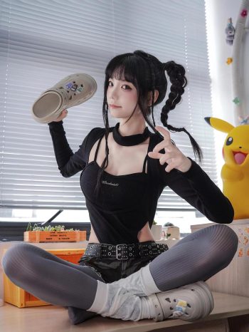 图片[10]-牛仔热裤+灰丝姑娘玩自拍-博拾图库