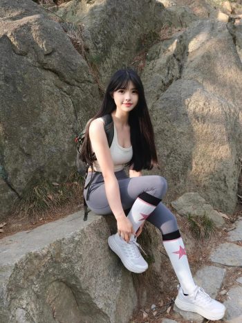 图片[7]-爱爬山的瑜伽裤MM，太甜美了！~-博拾图库
