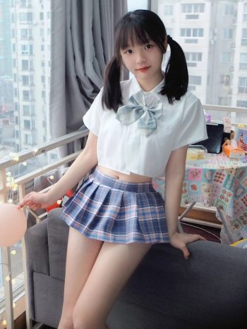 图片[7]-网格丝袜的清纯双马尾小姑娘-博拾图库