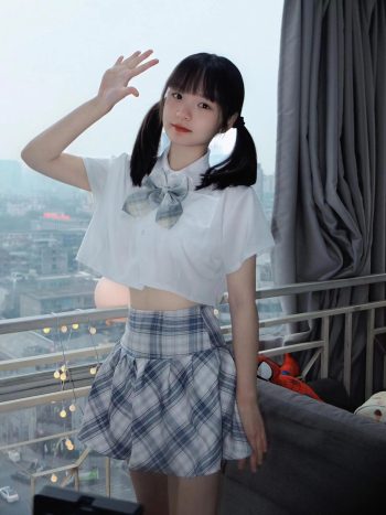 图片[6]-网格丝袜的清纯双马尾小姑娘-博拾图库