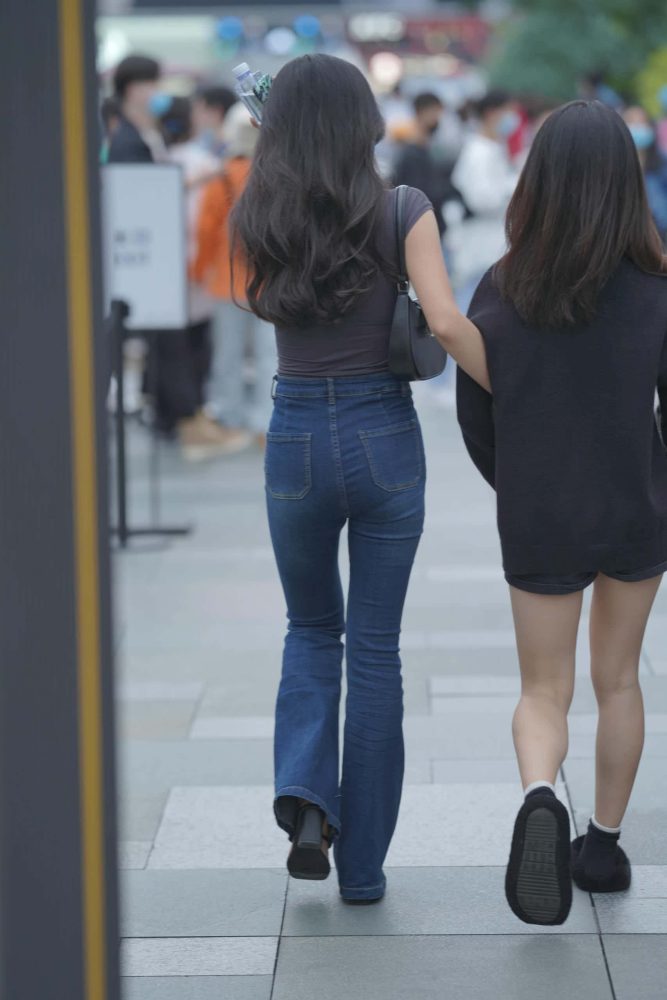 P0378 飒爽喇叭牛仔裤【52P】662MB-博拾图库